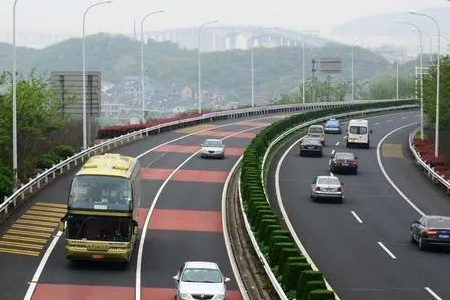 24小时道路救援电话乐雅高速G93补轮胎电话从莞深高速拖车